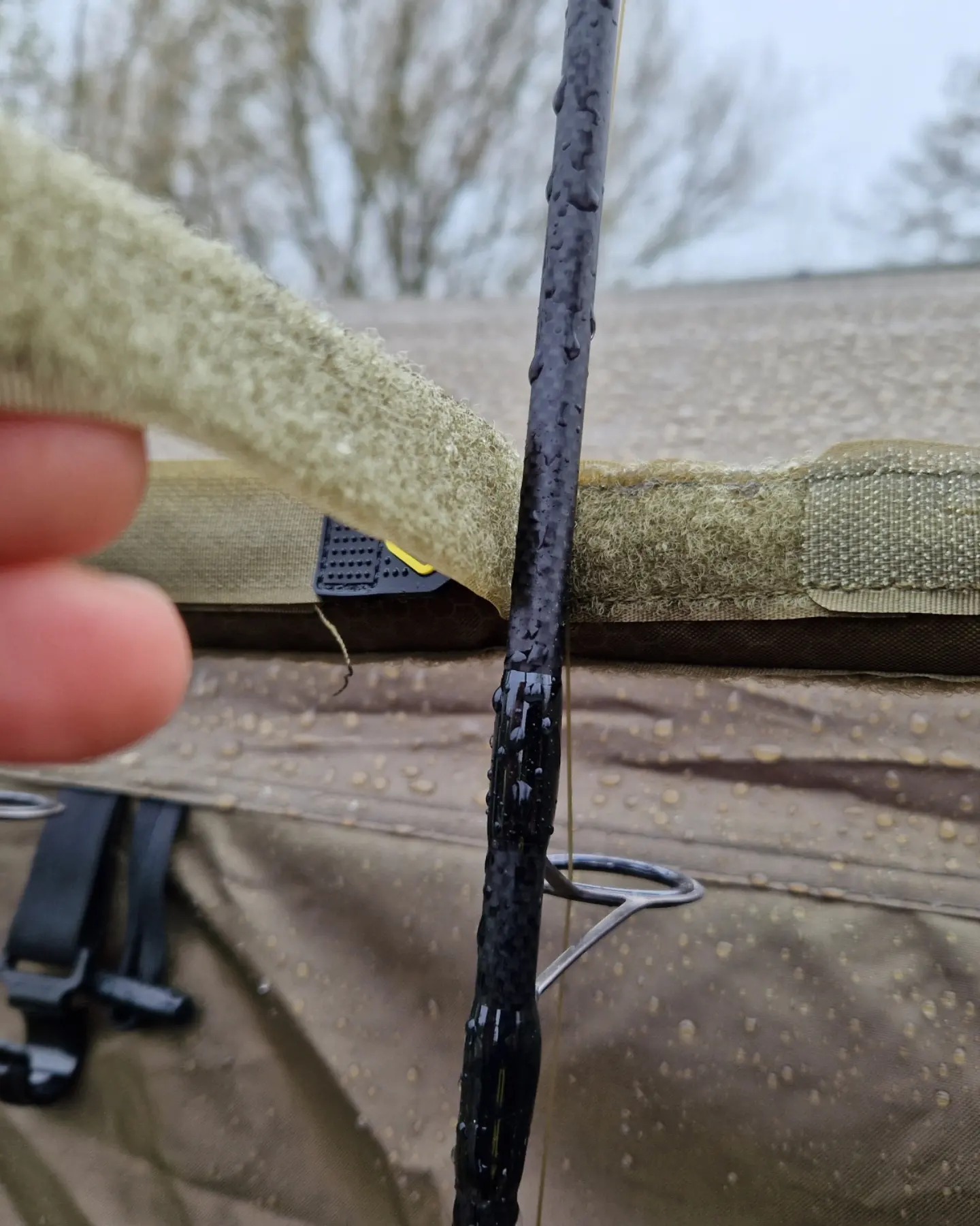 rod-holder-mivardi-2024-shelter-bivvy-3.jpg (374 KB)