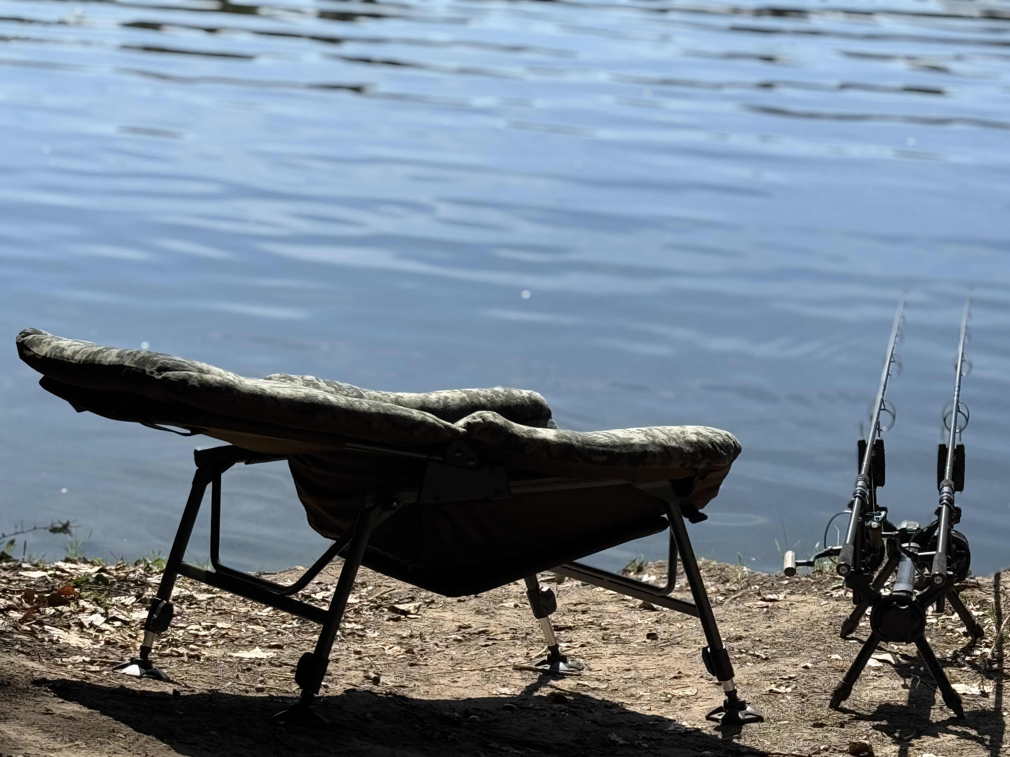 mivardi-camo-code-sofa-chair-backrest-1.jpeg (2.05 MB)