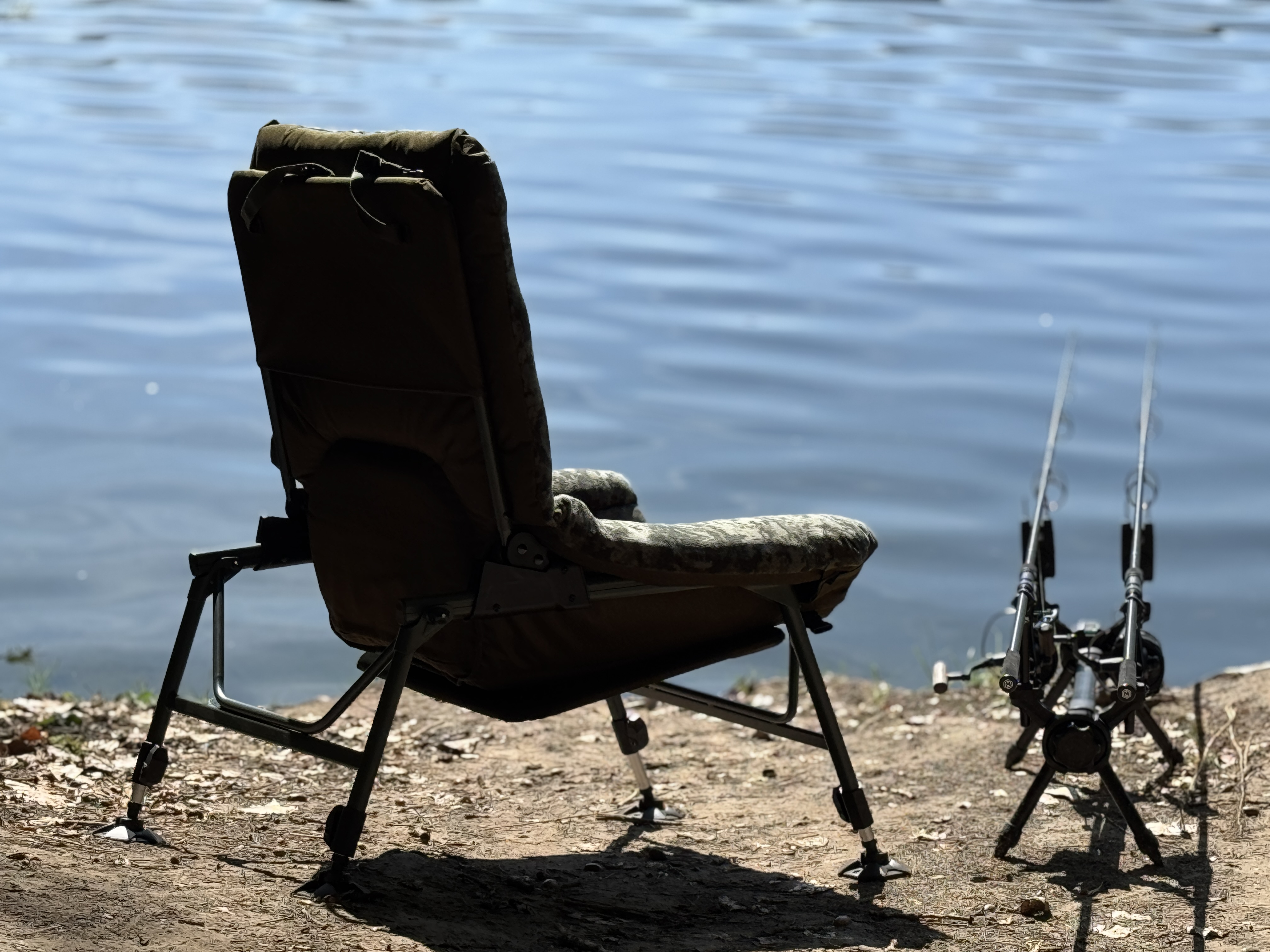 mivardi-camo-code-sofa-chair-backrest-5.jpeg (1.79 MB)