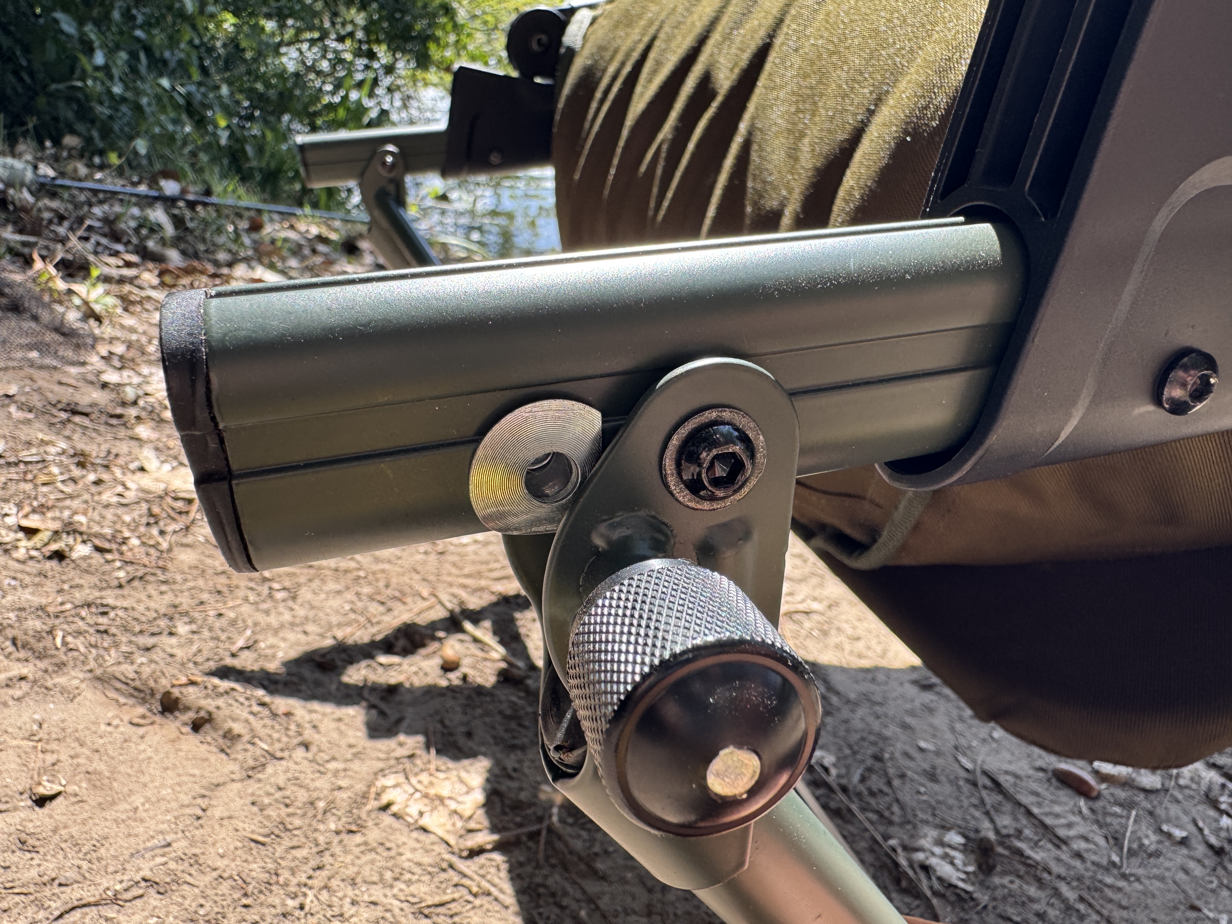 mivardi-camo-code-sofa-chair-leg-lock-1.jpeg (3.04 MB)