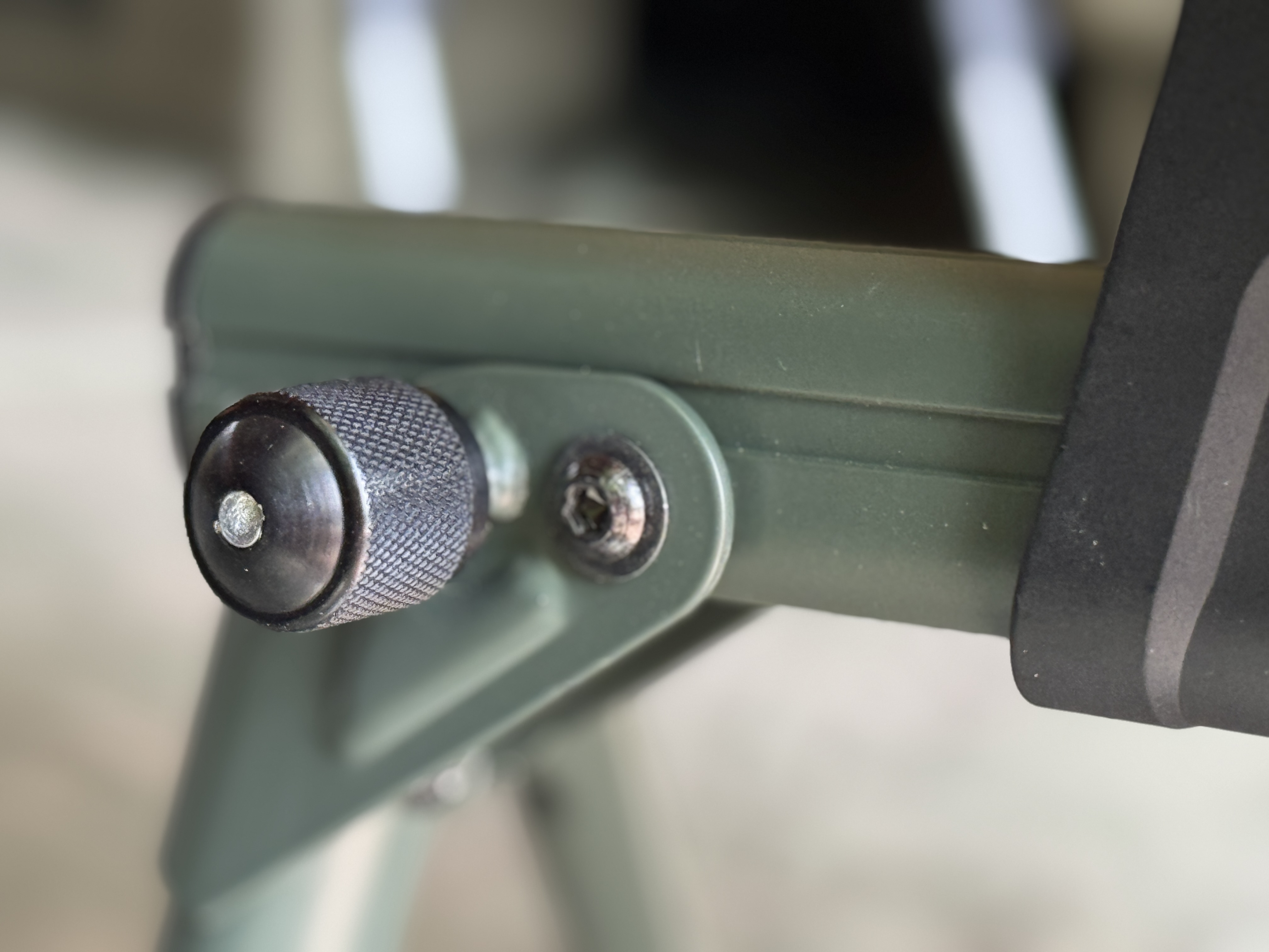 mivardi-camo-code-sofa-chair-leg-lock-2.jpeg (1.07 MB)