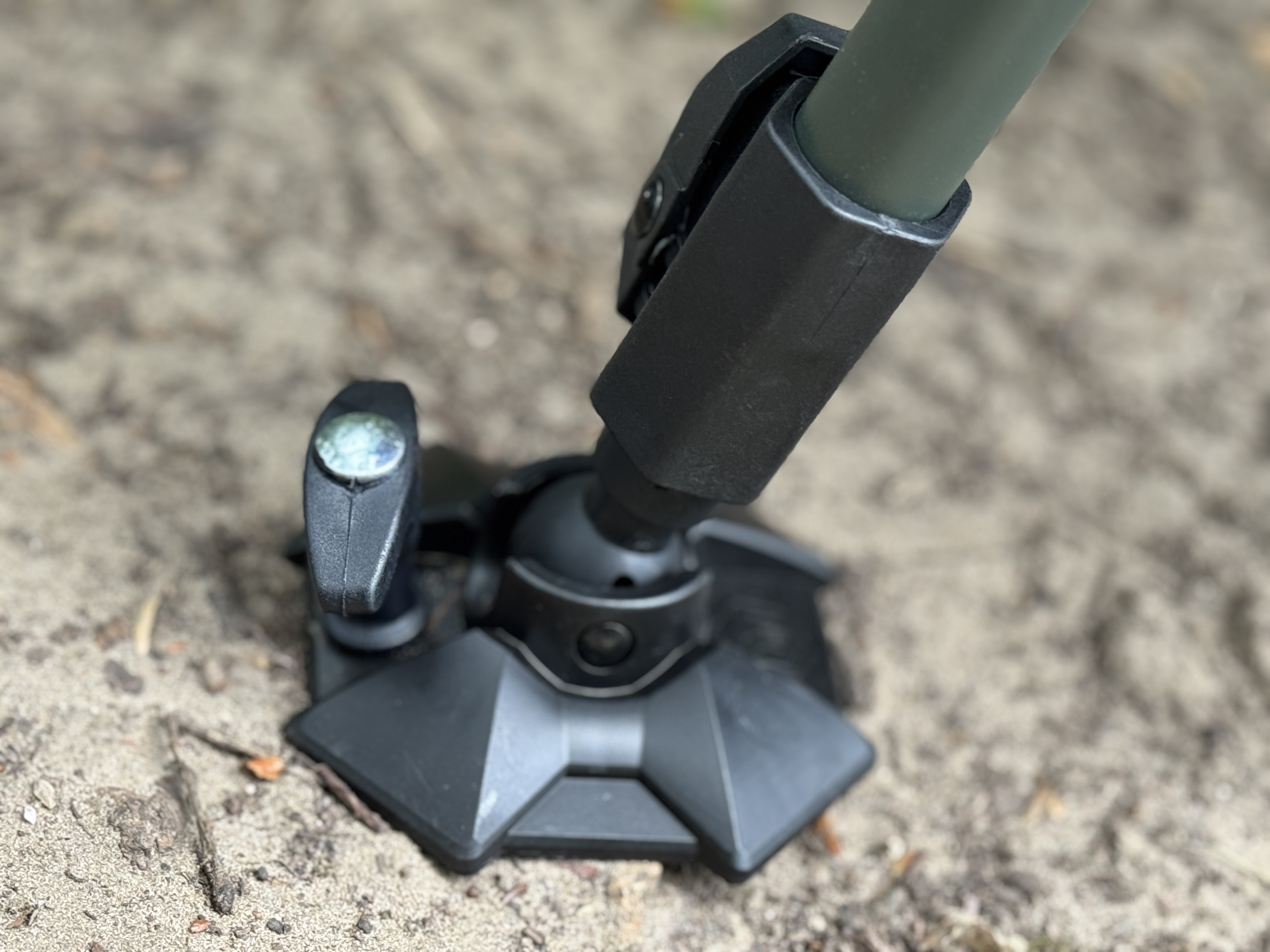 mivardi-camo-code-sofa-chair-mudfeet-4.jpeg (1.21 MB)